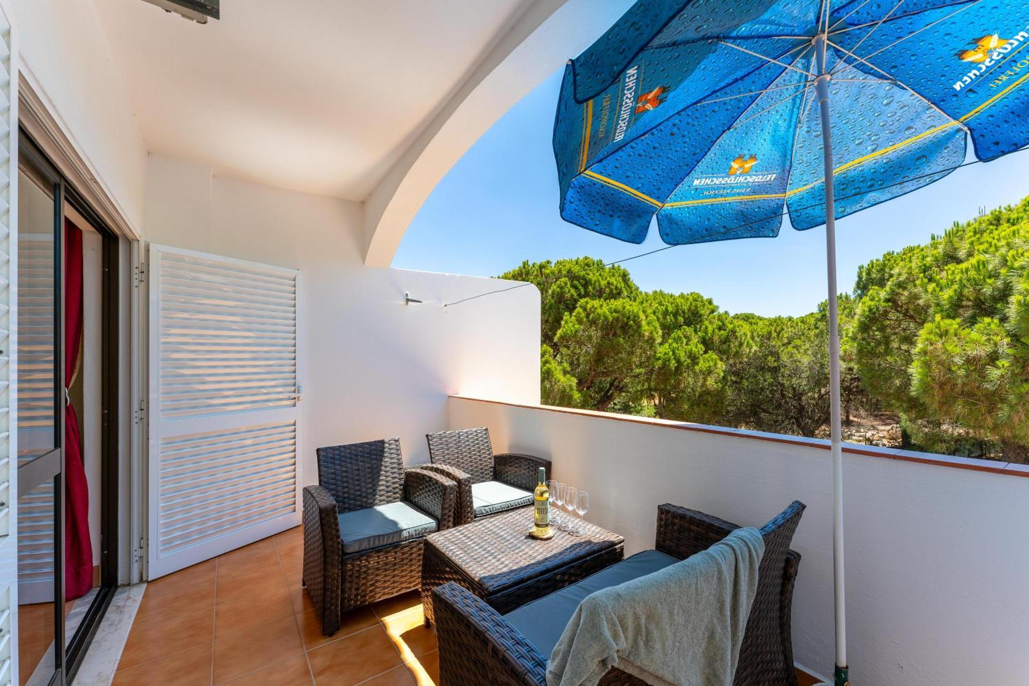 Pine Trees Penthouse Apartment Olhos de Agua  Exterior foto